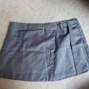 Grey skirt